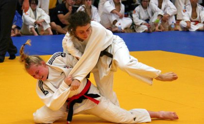 UQ’s women’s judo team finished with six medals UQ’s women’s judo team finished with six medals